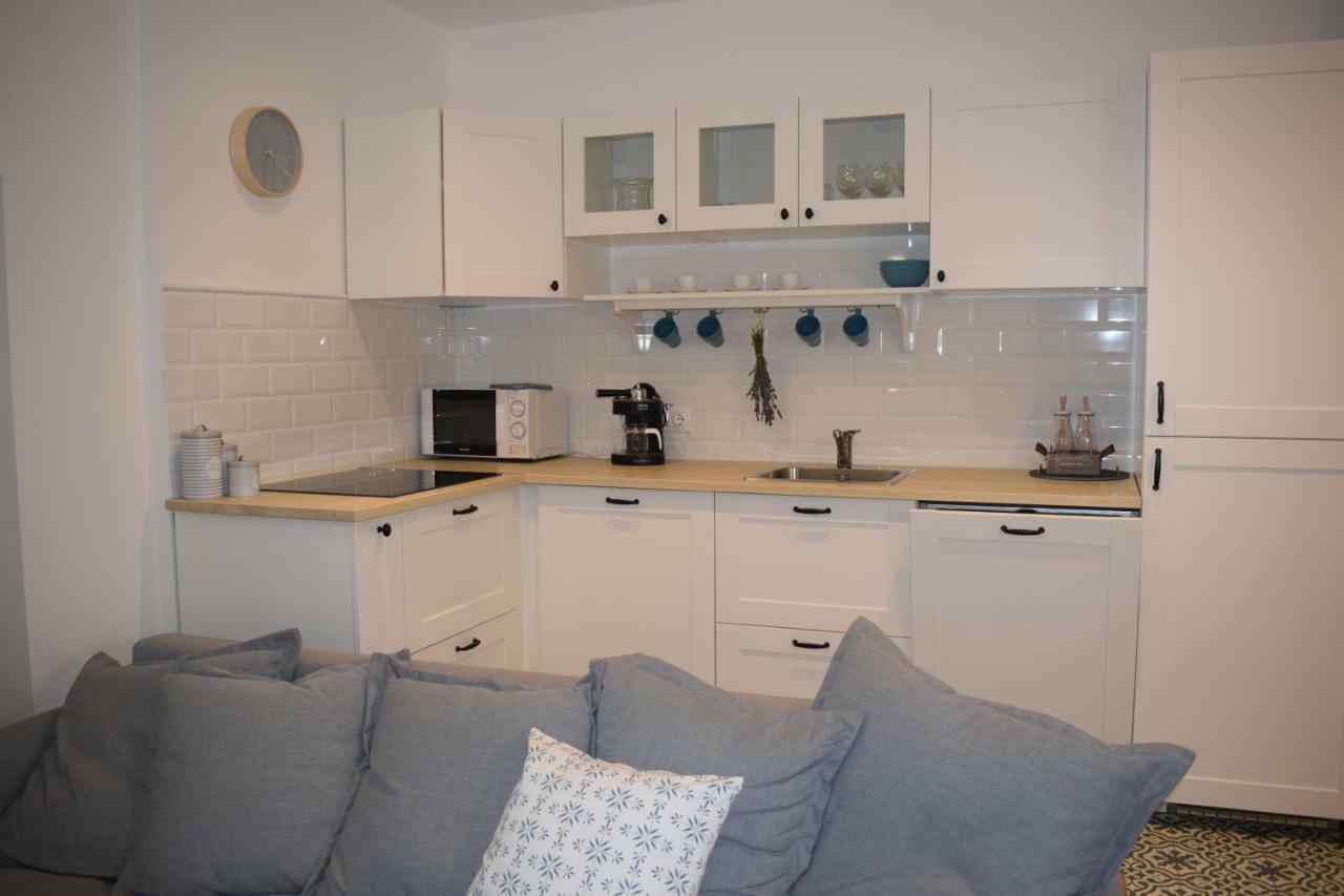 Buborek Apartman Тата Экстерьер фото